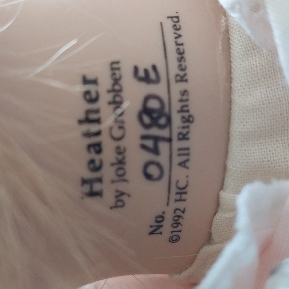 HAMILTON COLLECTION. HEATHER PORCELAIN DOLL. - Picture 8 of 8